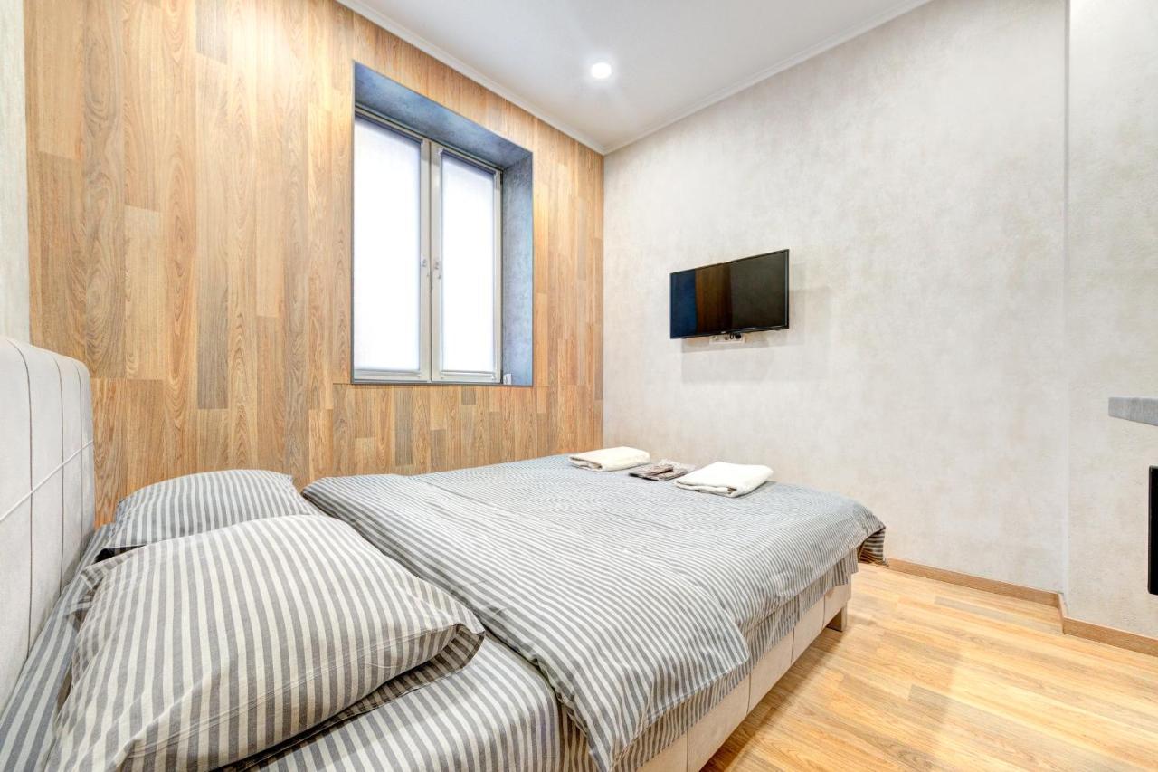 1 Room Apartment Near National Circus Kyiv Exterior foto